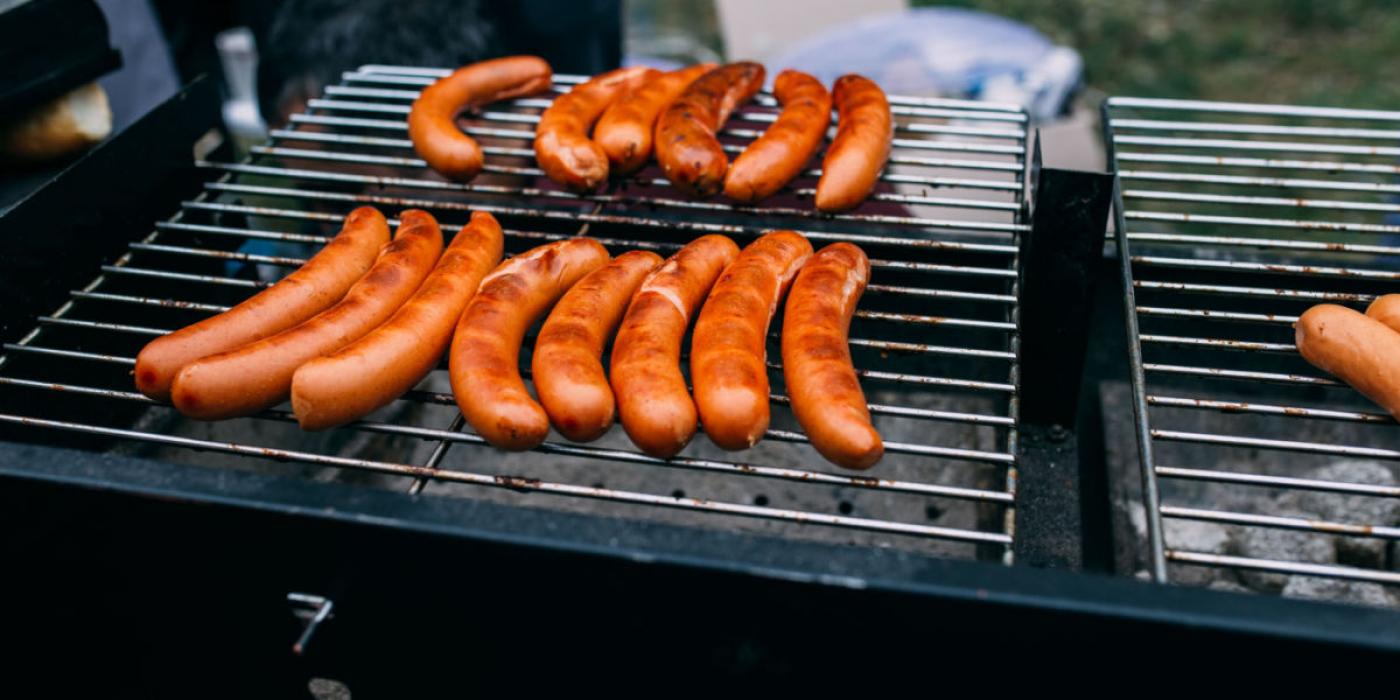 Her er 3 ting du aldri bør gjøre når du griller – og hva du skal gjøre i stedet