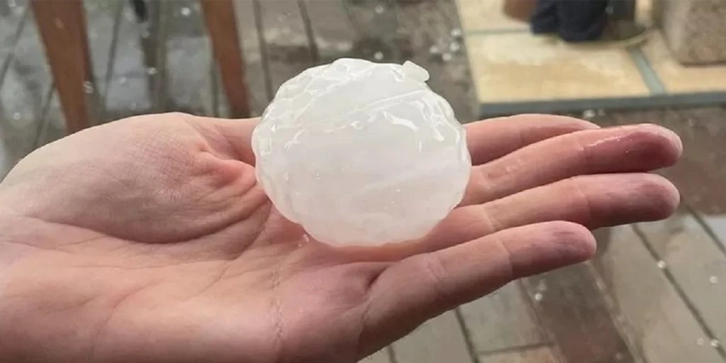 1-åring drept av gigantisk hagl