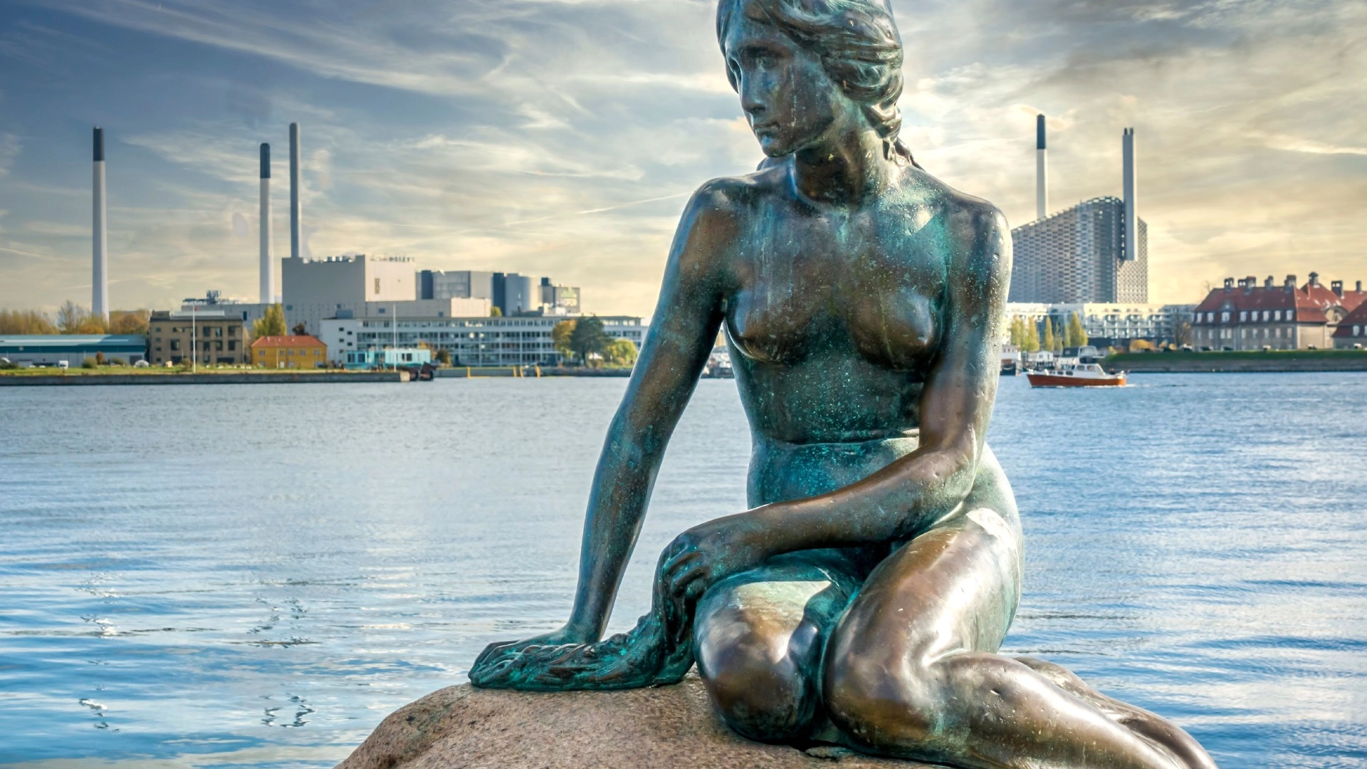 Danskene raser: ‘Hva gjør hun med Den lille havfrue?’