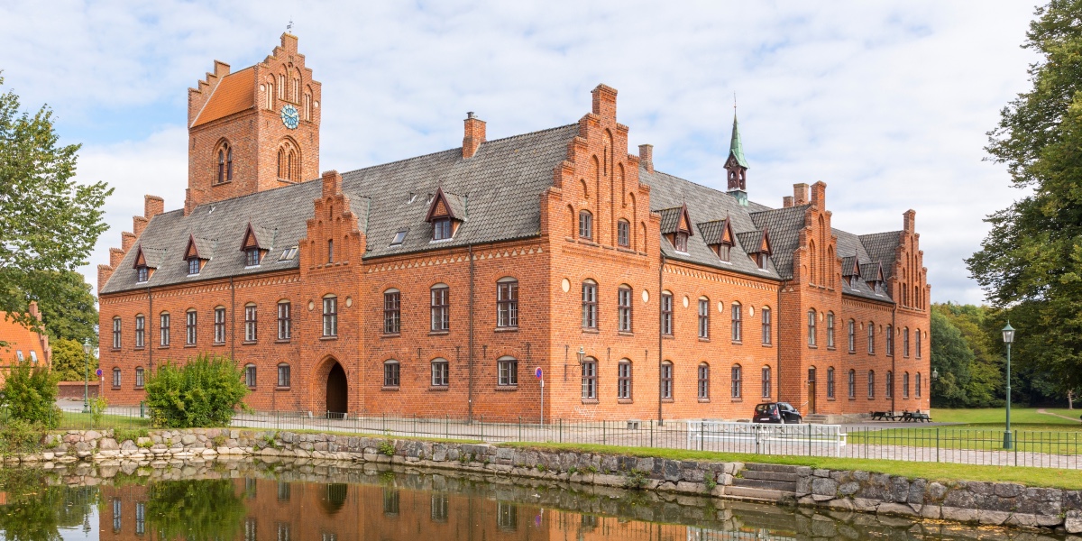 Etter skandalesak: Søkertallet til kjendis-kostskole stuper