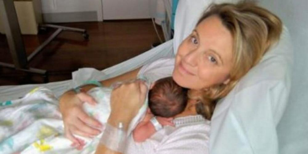 Carolyn ble gravid etter IVF: Så ringte legen med sjokkmelding