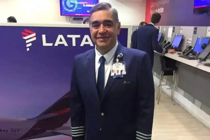 Pilot døde om bord på flyet