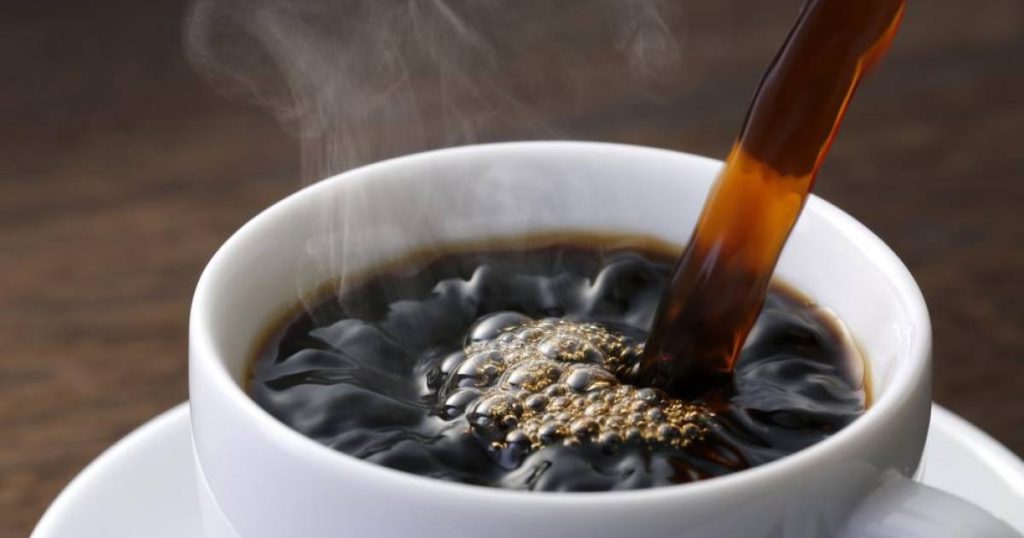 Advarer kaffedrikkere: Dette bør du ikke gjøre