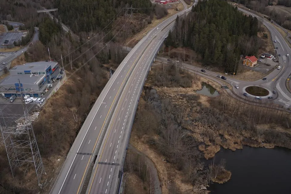 Varsler lange køer på E6 hele helgen