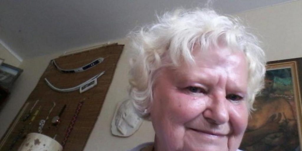 74 år gamle Maria fikk en venneforespørsel på Facebook fra en svindler – så lurte hun han