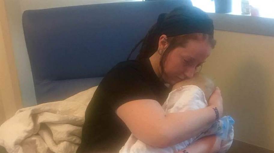 Baby død etter tragisk trafikkulykke – nå forteller moren om datterens siste minutter