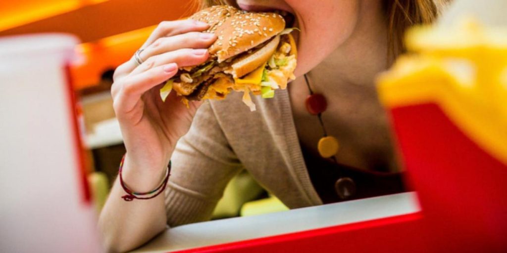 McDonalds medarbeider fikk sjokk: Dårlig mage skyldtes ikke for mange Big Mac-er