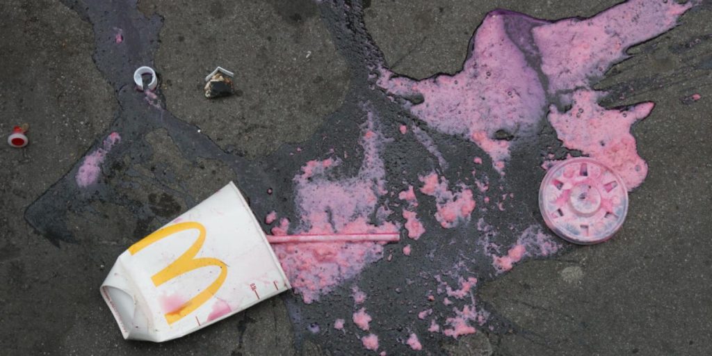 McDonald’s-ansatt med urovekkende kunngjøring om jordbærmilkshakene sine