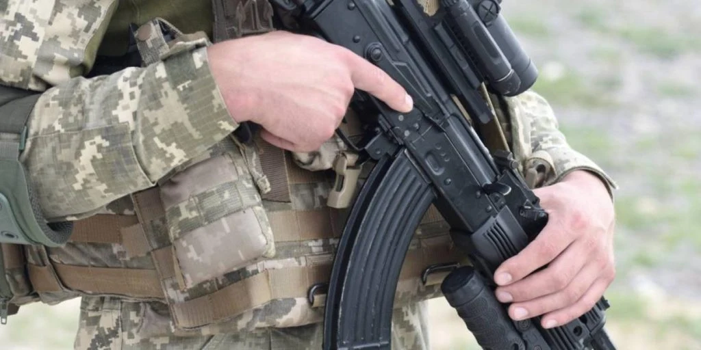 Video går viralt: Modig ukrainsk kvinne trosser russiske soldater