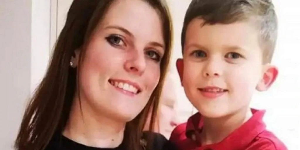 Mamma sjekket ikke tegningen før sønnen viste den foran hele skolen: Det burde hun nok ha gjort