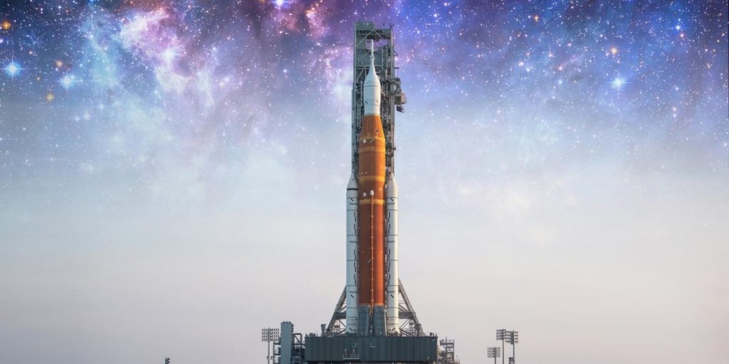 NASA-sjef: Vi kan snart leve på månen