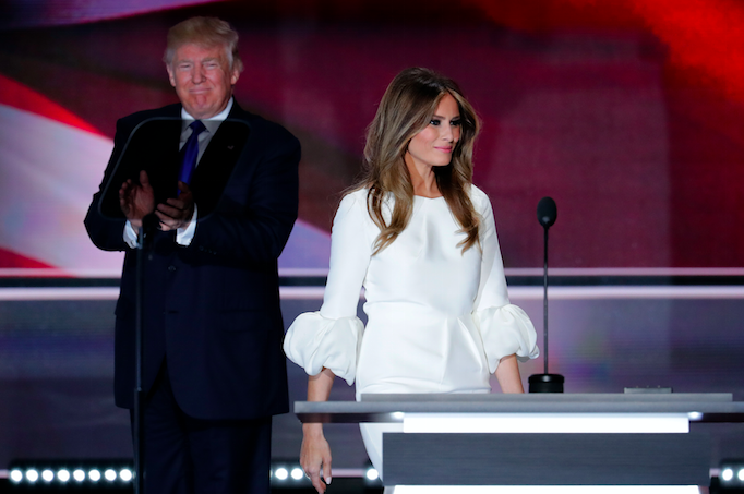 Melania Trump trosser ektemannen