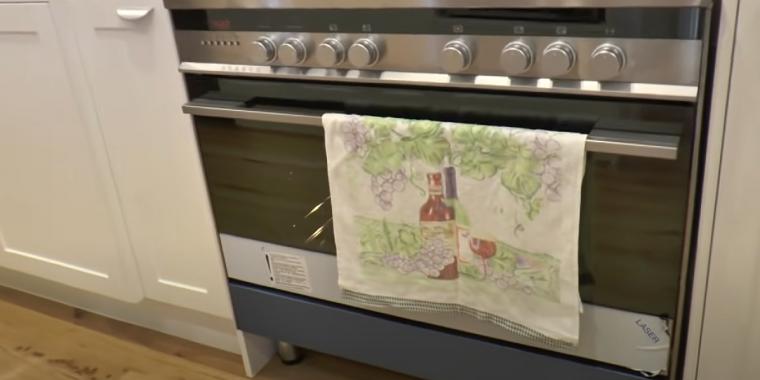 Slik rengjør du komfyren grundig etter julemiddagen – trinn for trinn