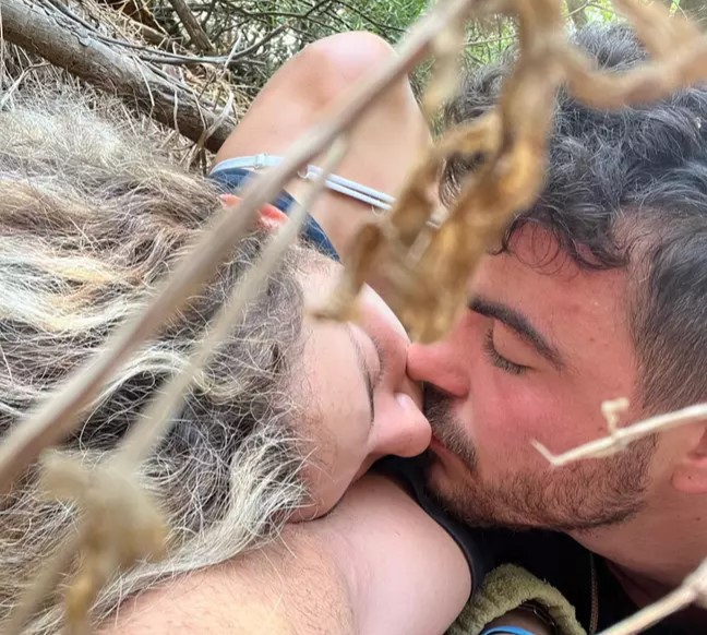 Par som overlevde massakren på den israelske festivalen: Nå forteller de om den forferdelige opplevelse