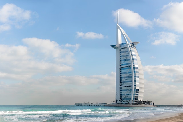 Slik skaffet Joakim seg billige billetter til Dubai