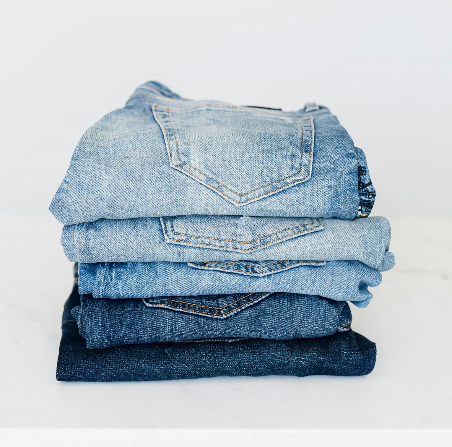 Derfor bør du slutte å vaske jeansen i maskinen