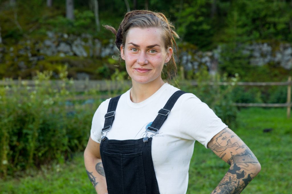 Farmen-Camilla var ute og hygget seg med venner: Ante fred og ingen fare da de plutselig ble angrepet av tre menn