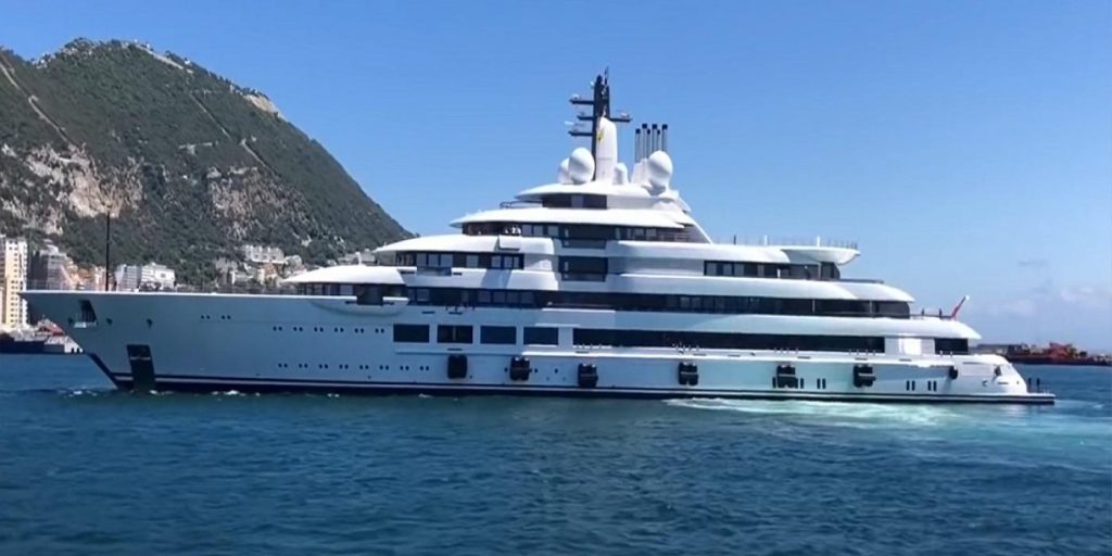 Krever yacht konfiskert: Tror det er Putins