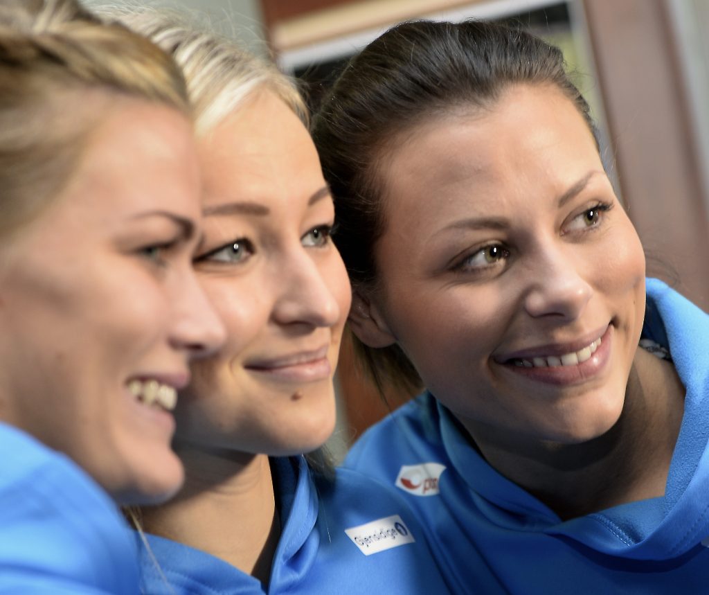 Krever 150.000 av hver av de som spredte nakenbilder