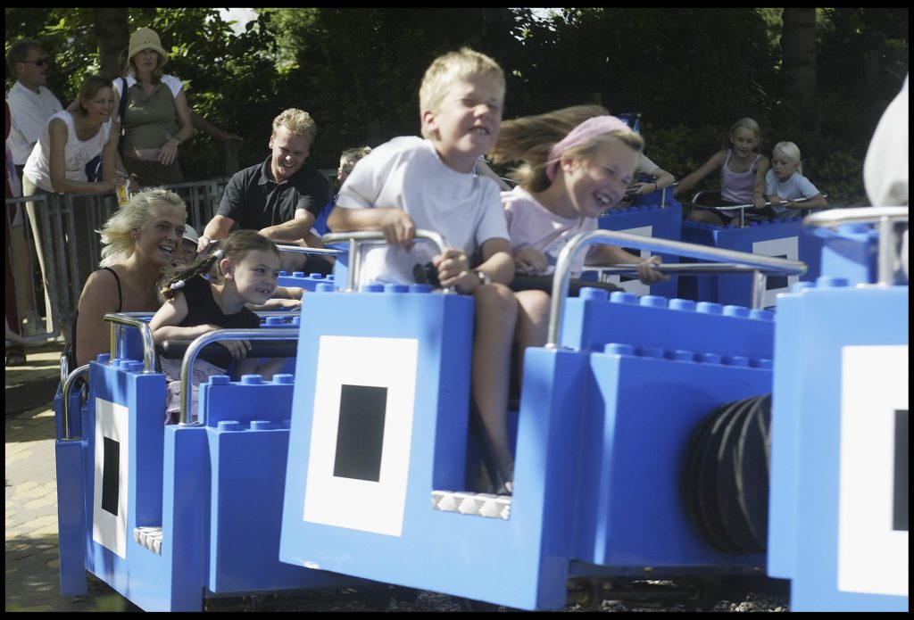 Mor fullstendig målløs over skilt i Legoland