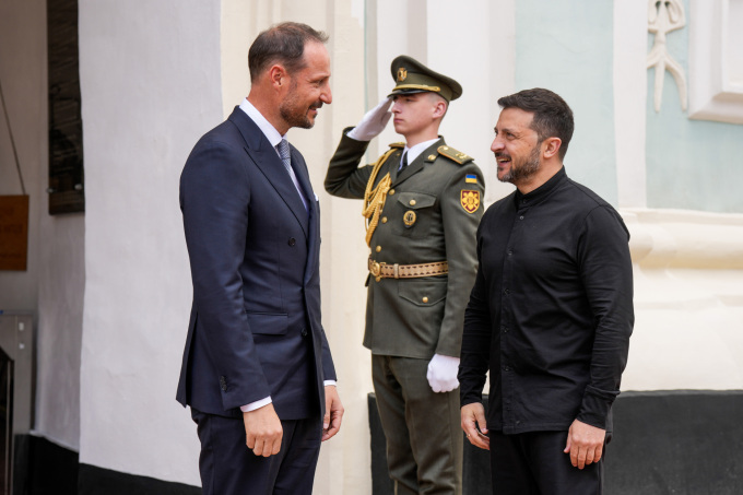 Dette sa kronprins Haakon etter uanmeldt besøk i Ukraina