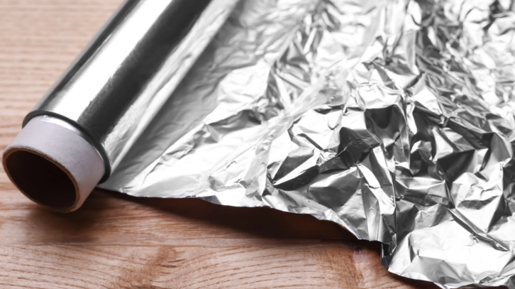 Er det forskjell på den blanke og matte siden av aluminiumsfolien? Ja, og det er viktig å vite