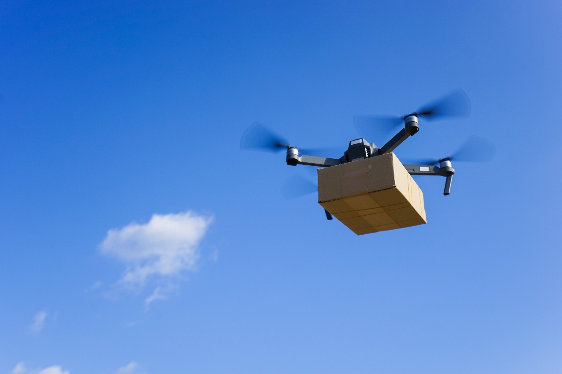 Samarbeide med Coop: Eldre får levert mat via drone – åpner også for andre kunder