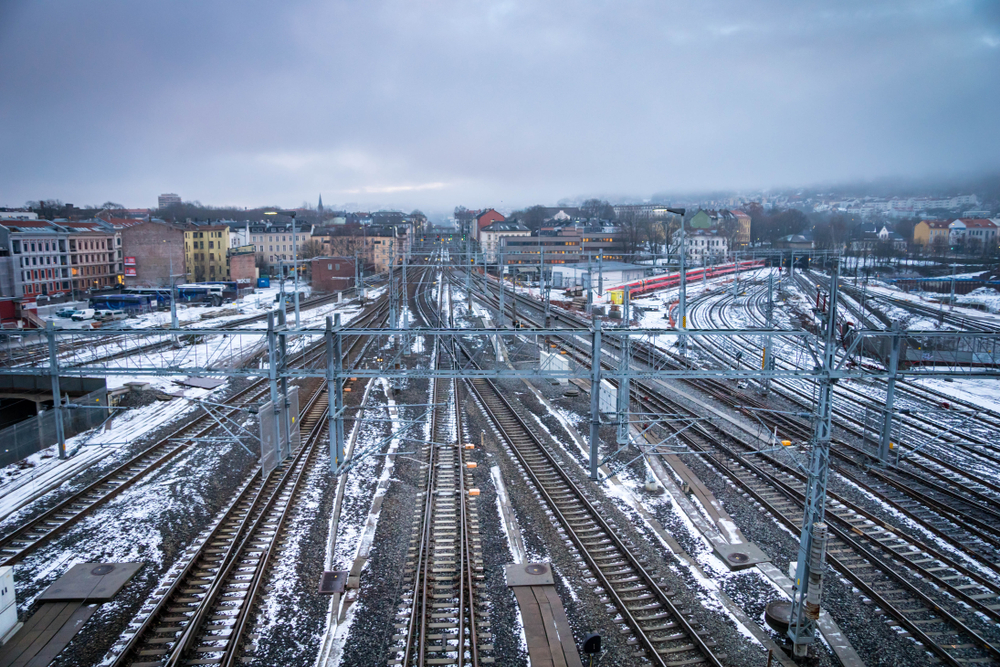 Full togstans på Drammenbanen: Vil evakuere passasjerer