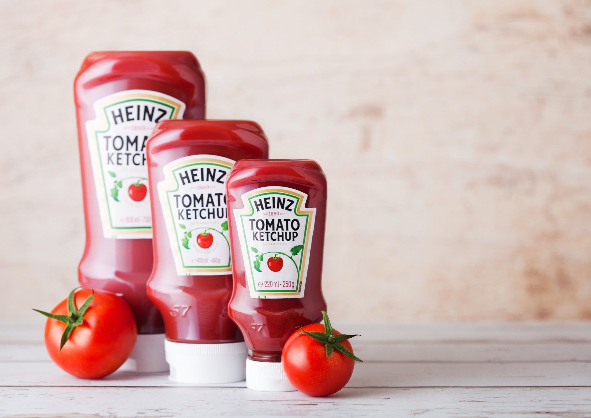 Heinz avgjør debatten: Skal ketchup oppbevares i kjøleskap eller skap?