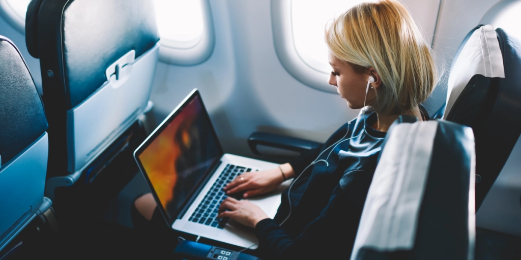 Verdens høyeste kvinne flyr på et fly for første gang da flyselskapet fjerner seks seter