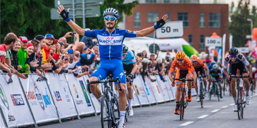 Alaphilippe fikk alvorlige skader i stygg velt