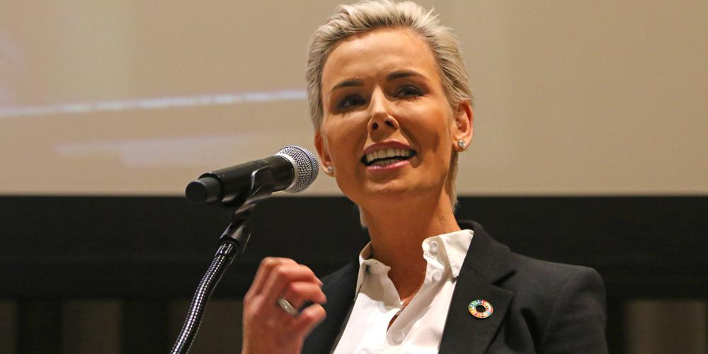 Milliardæren Gunhild tok toget: – Det var helseskadelig