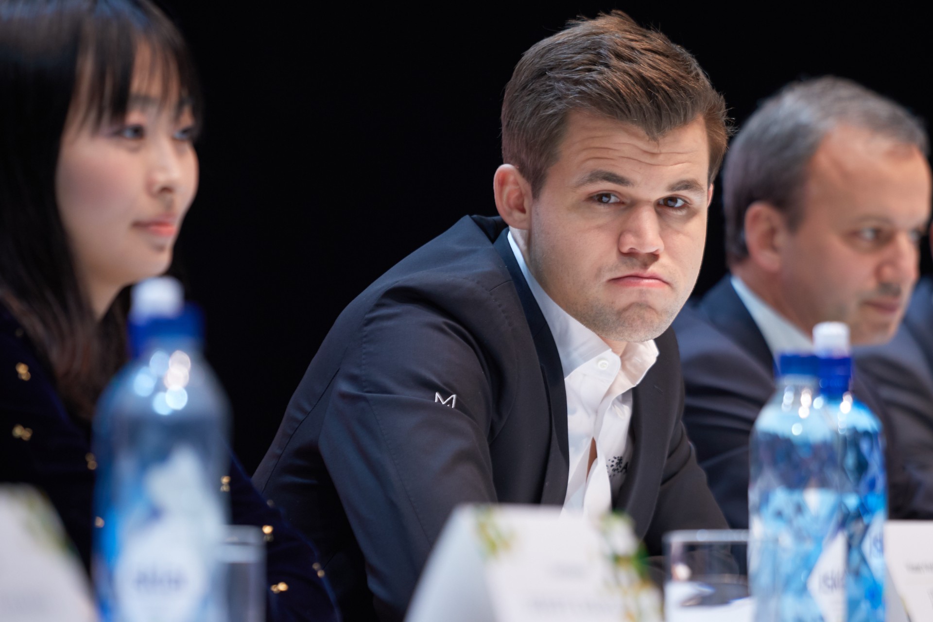Magnus Carlsen starter nytt sjakk-eventyr med Trump-venn