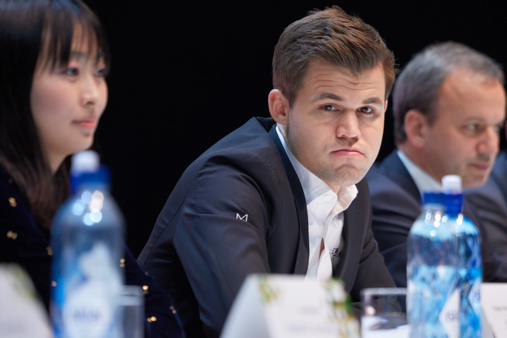 Magnus Carlsen starter nytt sjakk-eventyr med Trump-venn