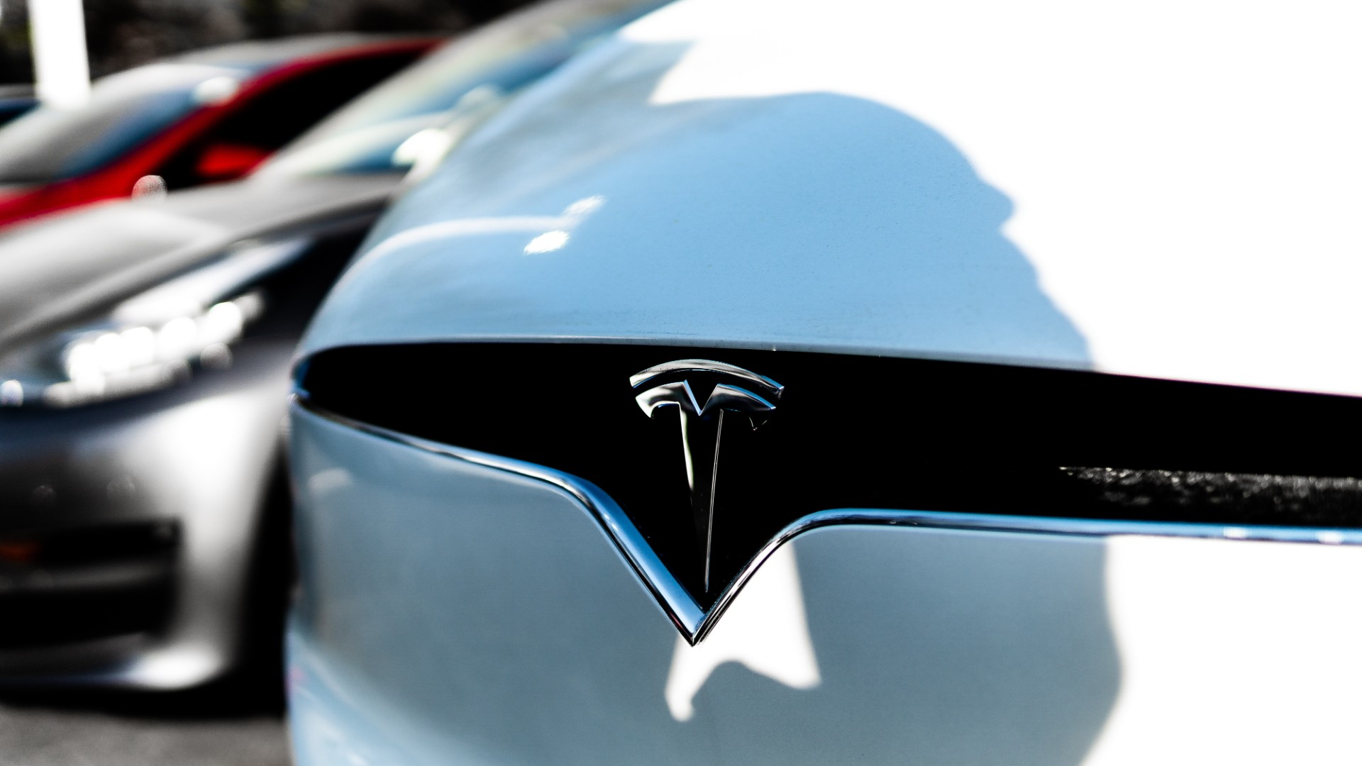 Her stopper Tesla salget av alle biler