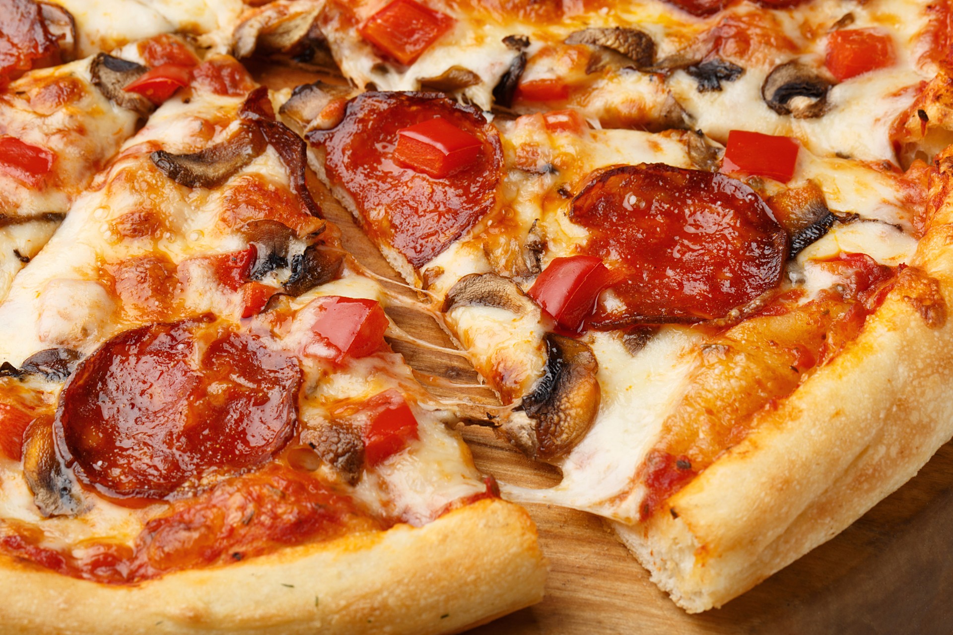 Fra spedbarn til pensjonister: Alle spiste hasjpizza på resturant
