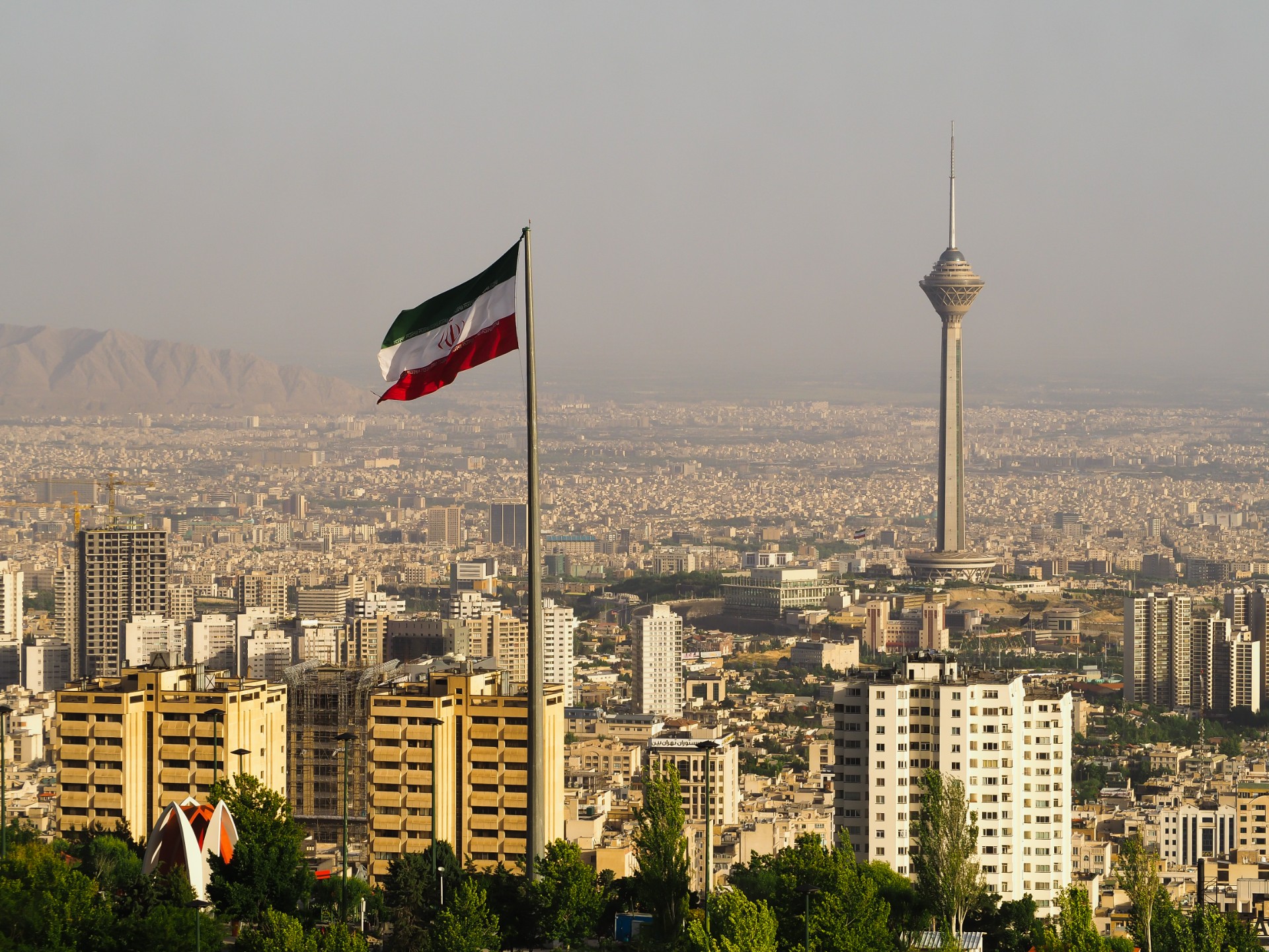 Norge advarer om Iran: Forlat landet