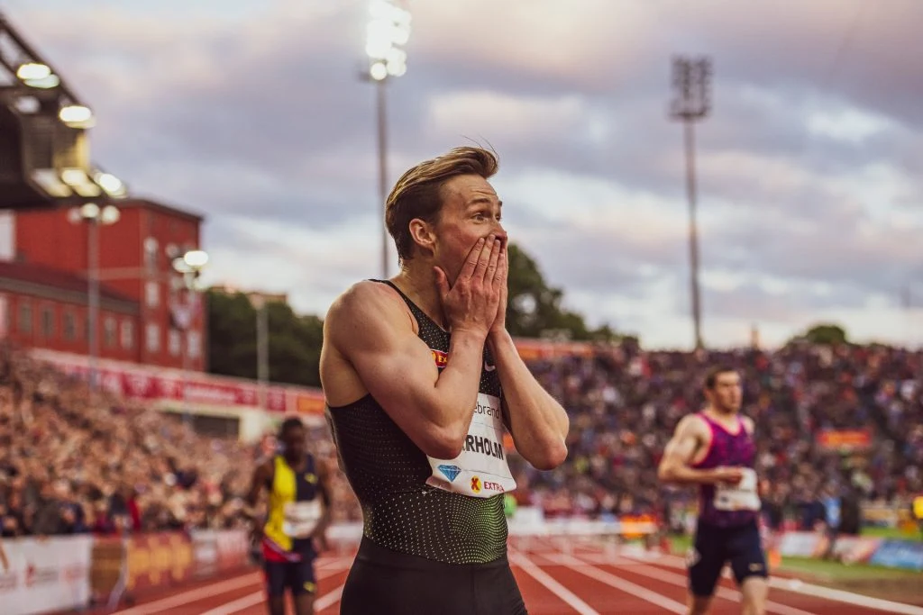 Karsten Warholms spesielle forespørsel til Kong Harald: Ble tatt på senga