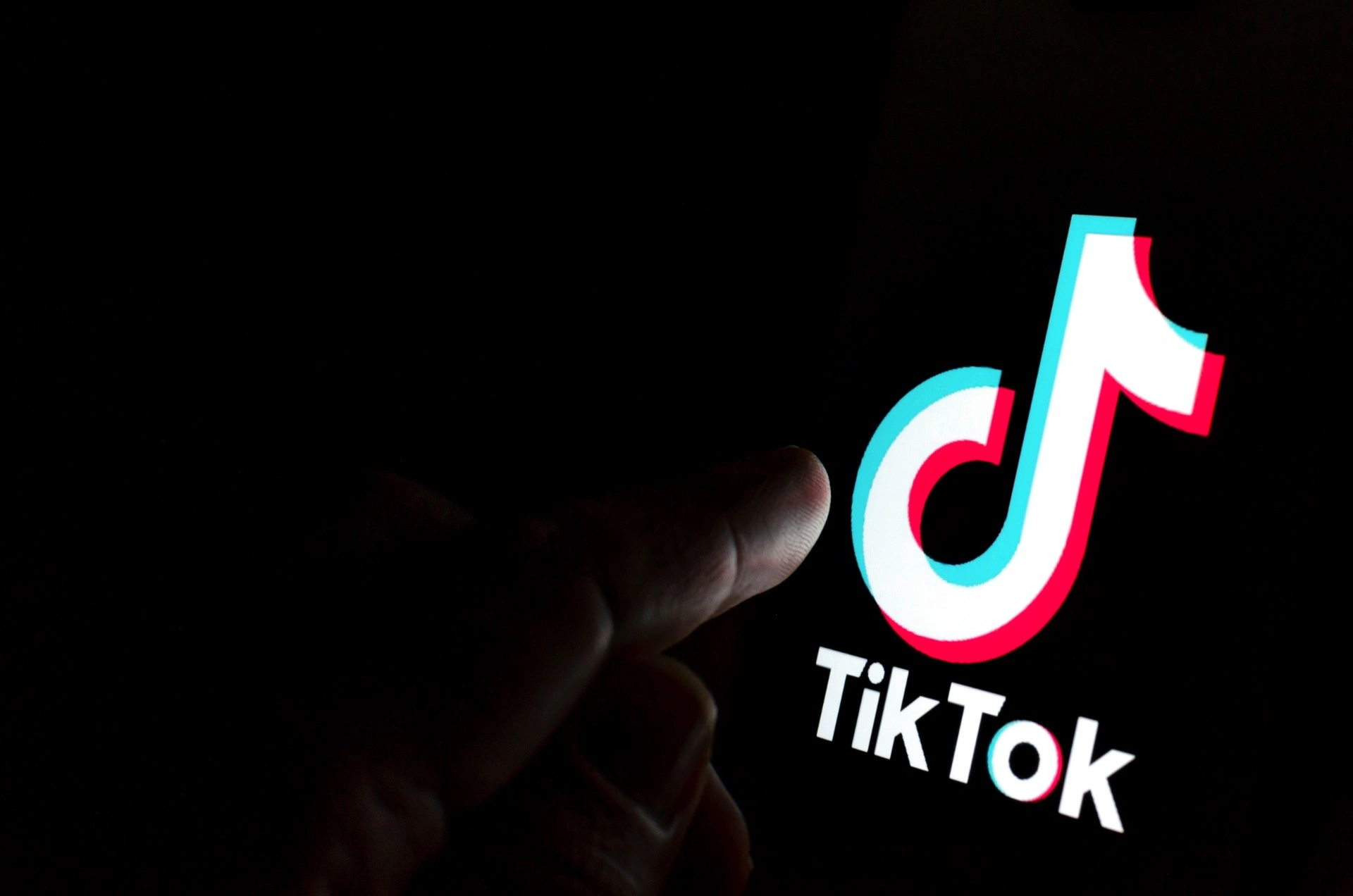 Advarer mot livsfarlige TikTok-trender som vokser blant unge