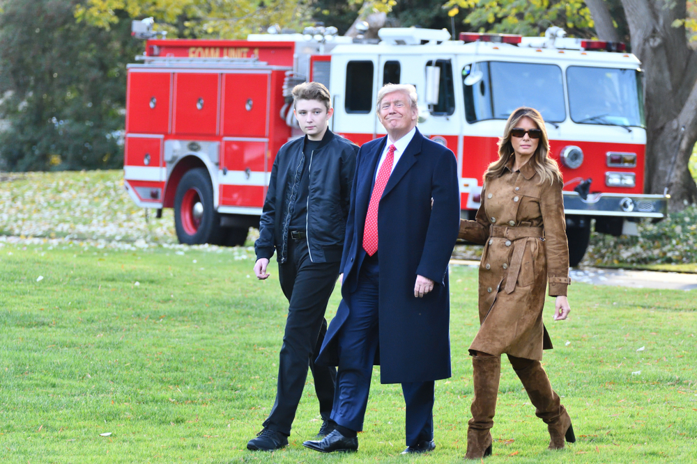 Barron Trump sjokkerer NYU: «Kjæreste, kjendissér og helt vanlig fyr»