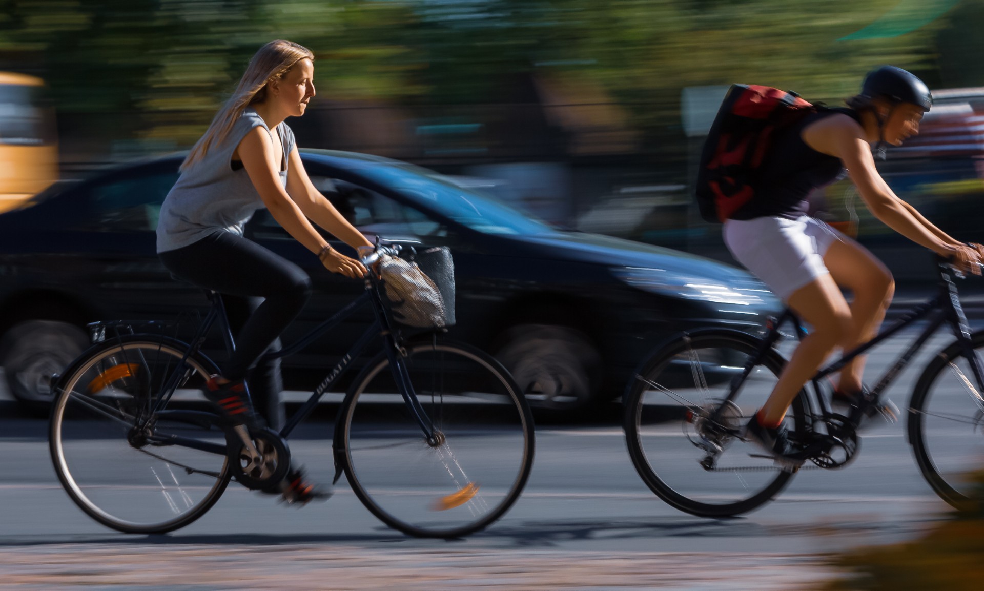 Kommer tykke mennesker raskere ned en bakke på sykkel?