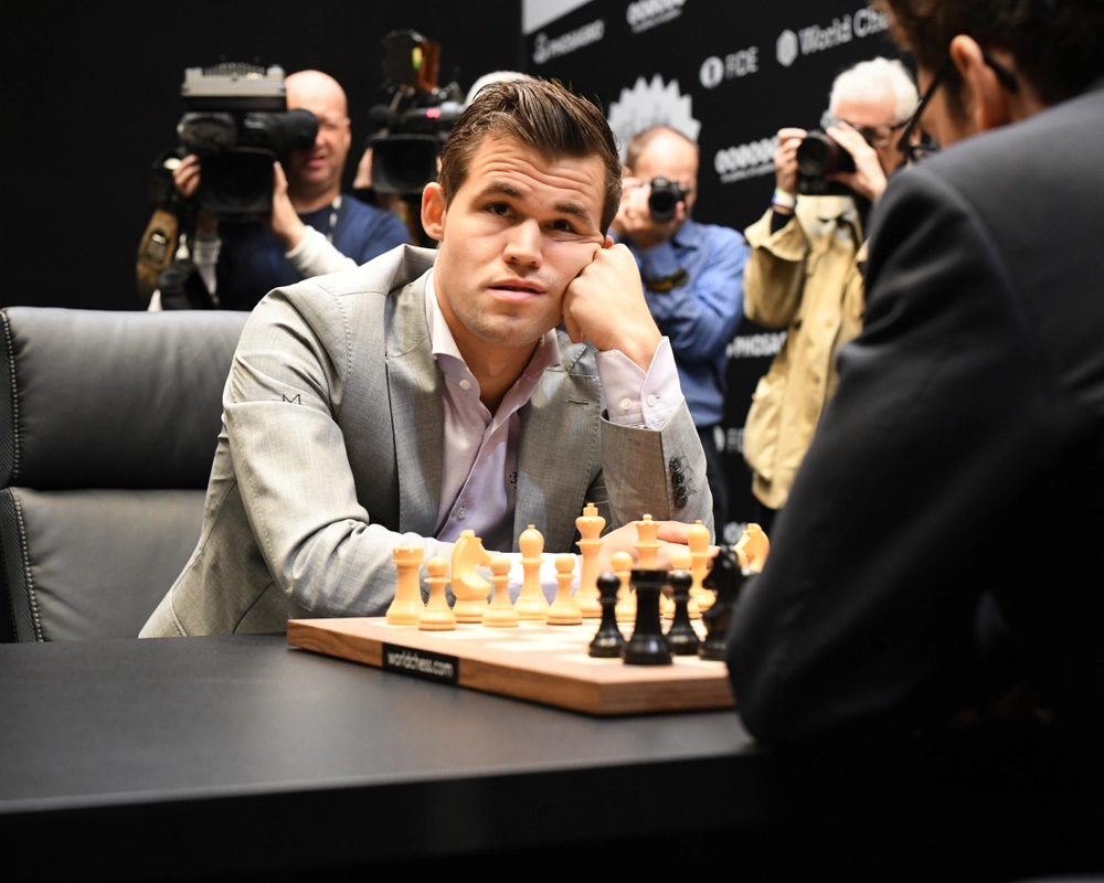 Sjakkgeniet Magnus Carlsen spilte mot ChatGPT: Her er hva AI-en hadde å si om motstanderen sin