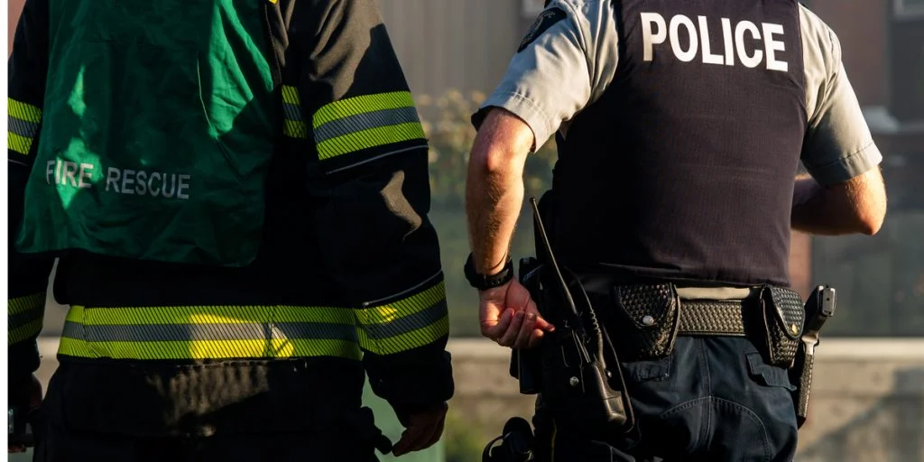 Norsk politimann kastet ung kvinne i bakken