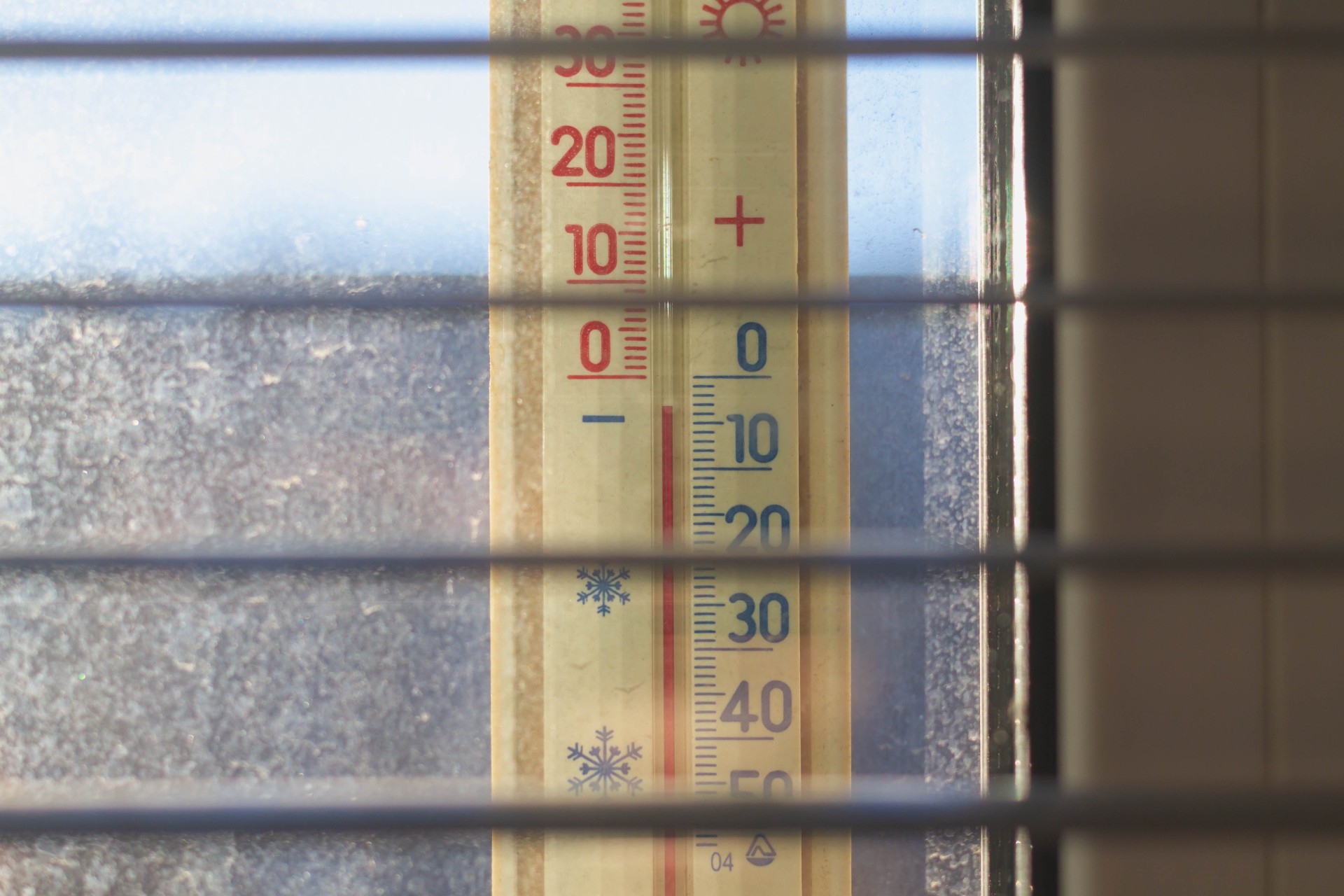 Boligekspert deler kjappe triks for å holde varmen når temperaturen synker