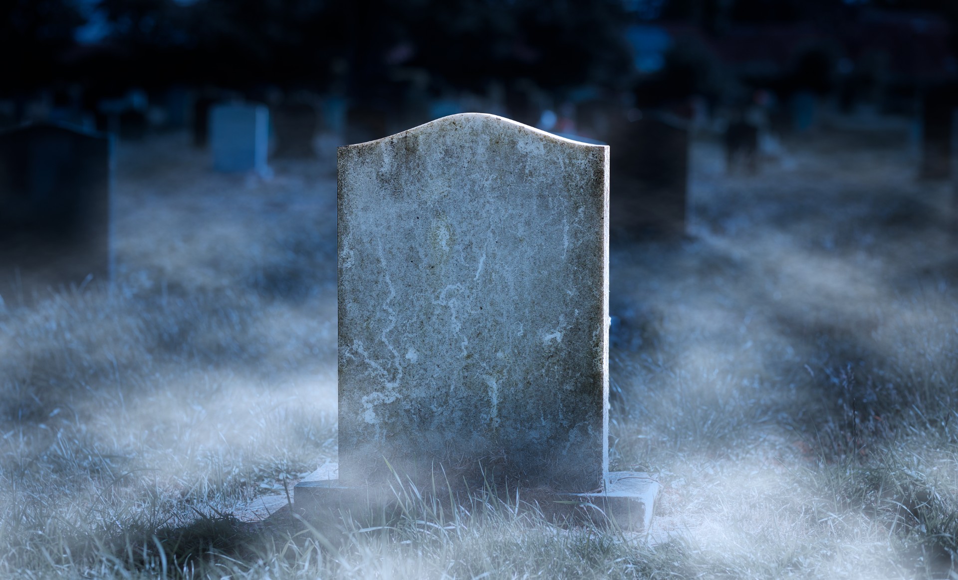 Gravstenen til Ebenezer Scrooge er ødelagt