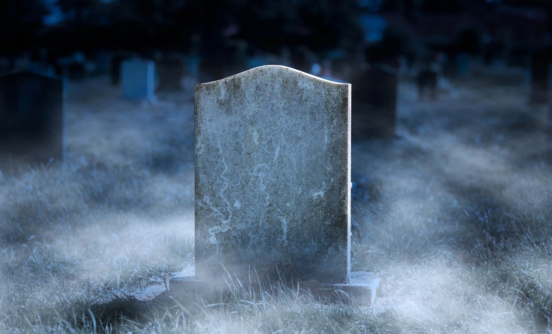 Gravstenen til Ebenezer Scrooge er ødelagt