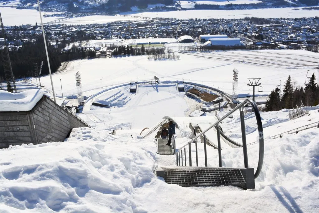 Raser etter første dag i Lillehammer: &laquo;Bør ikke få arrangere verdenscup&raquo;