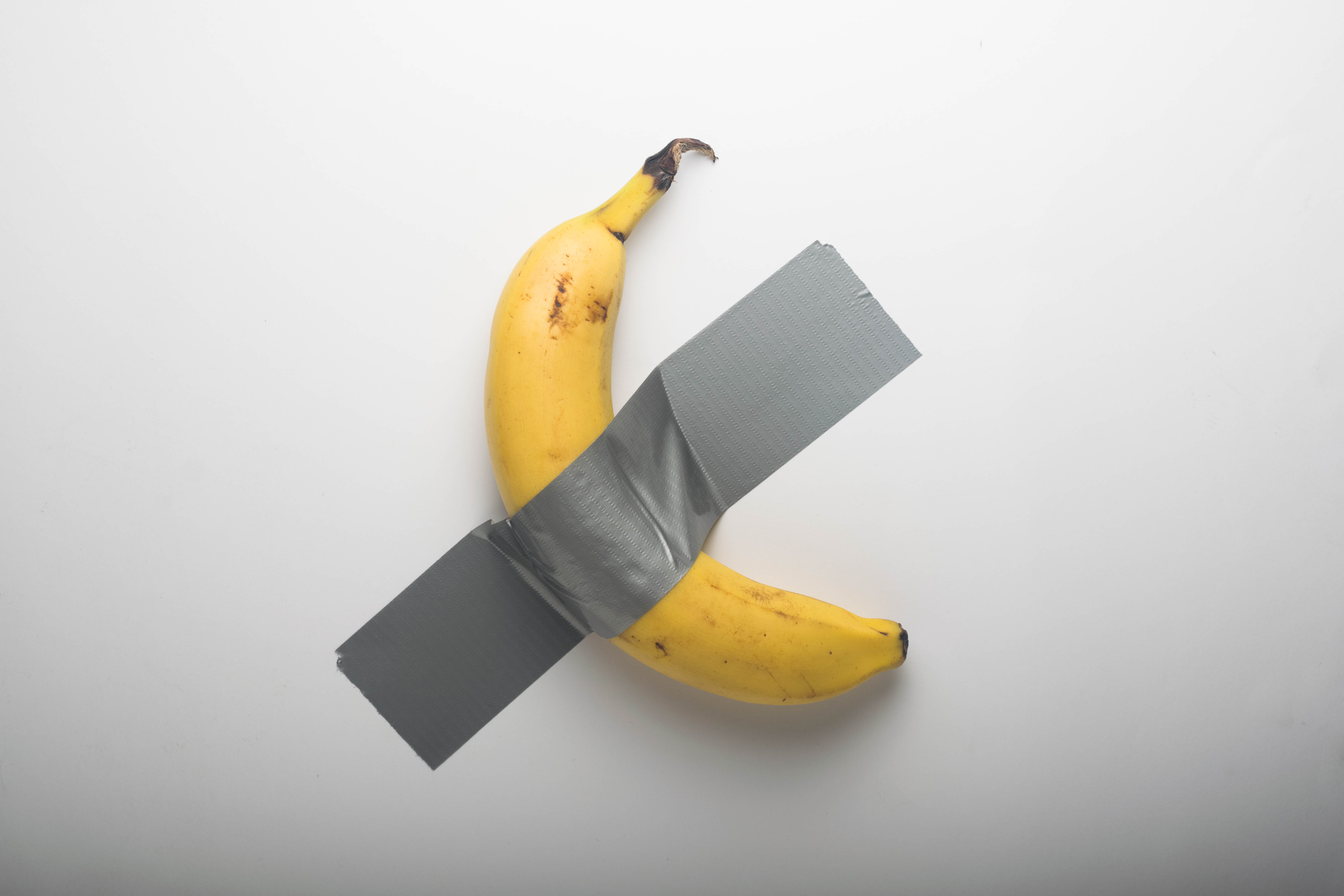 Mann spiser verdens dyreste banan