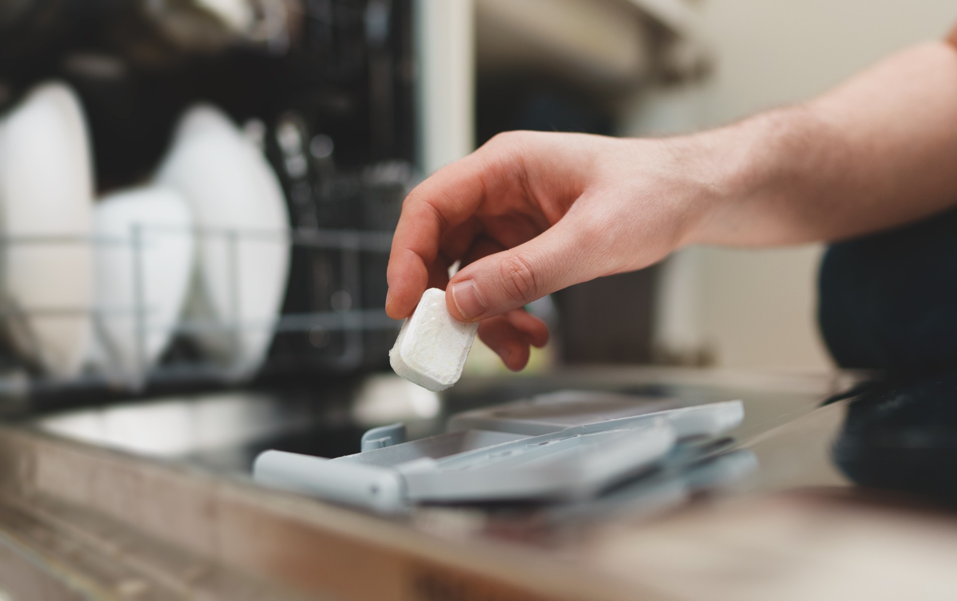 Produsentene vil ikke at du skal vite det: Gjør dette med oppvasktabletten før vask