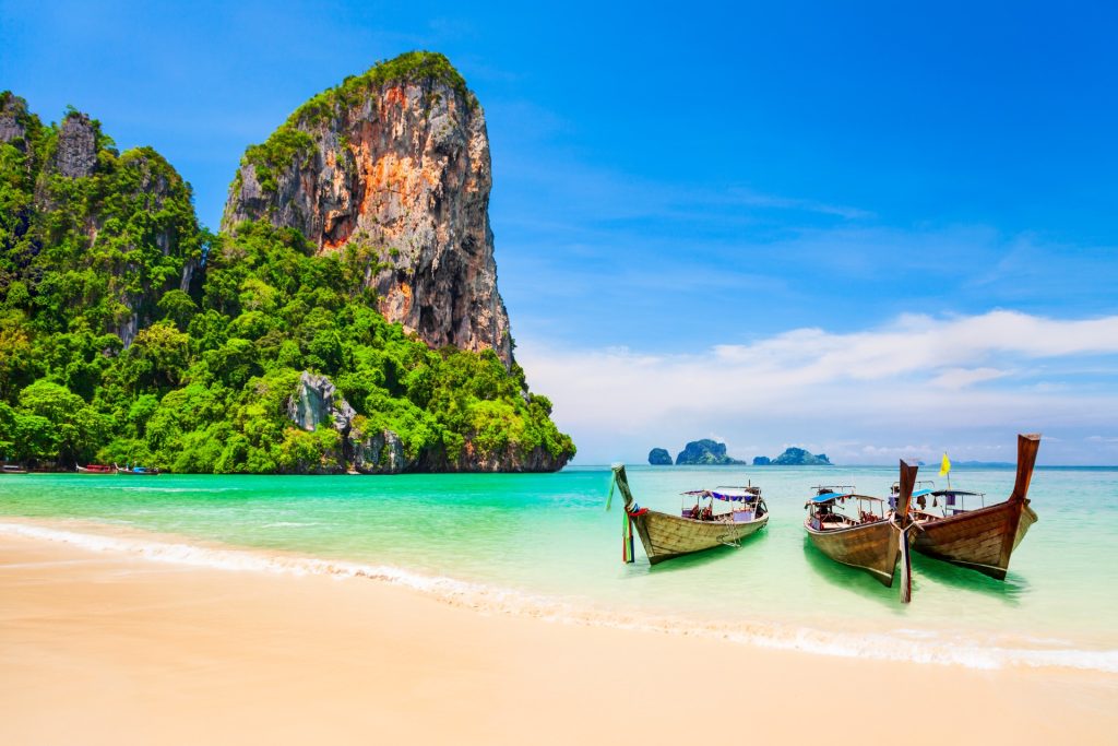 Turister tatt av jordskred i Thailand